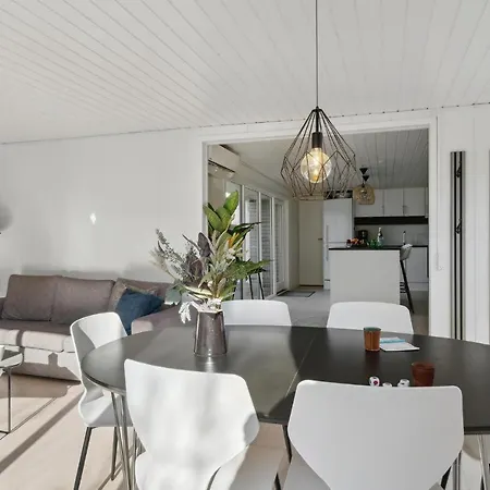 Gorgeous In Logstor With Kitchen
